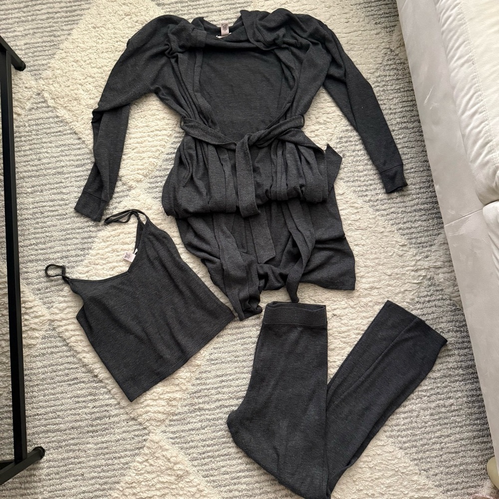 Victoria's Secret Charcoal Lounge Top